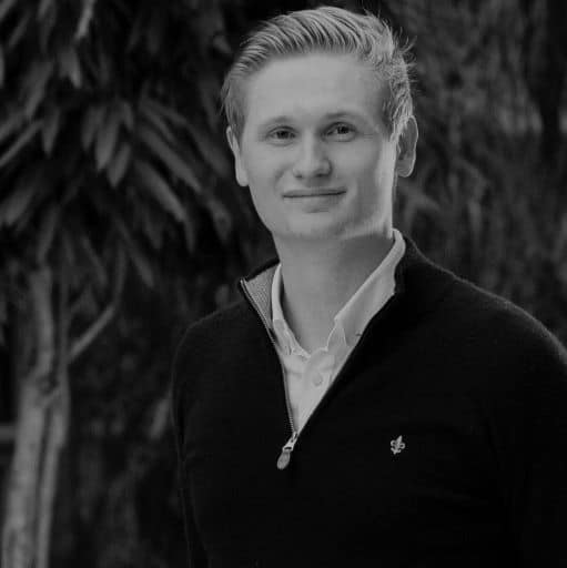 Anders Junior consulting kvadrat svartkvitt